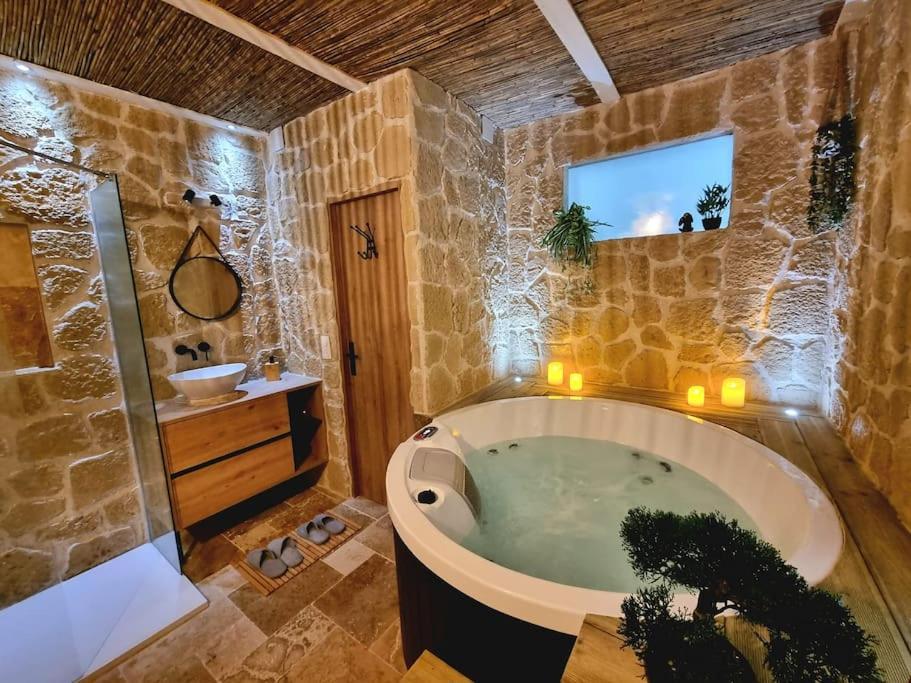 Les Spas De La Mer, Suite & Spa, Love Room, Plein Coeur Du Grau Le Grau-du-Roi Eksteriør billede