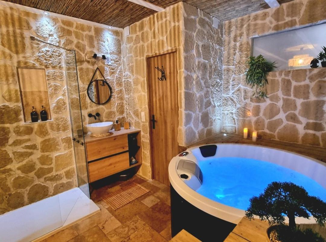 Les Spas De La Mer, Suite & Spa, Love Room, Plein Coeur Du Grau Le Grau-du-Roi Eksteriør billede